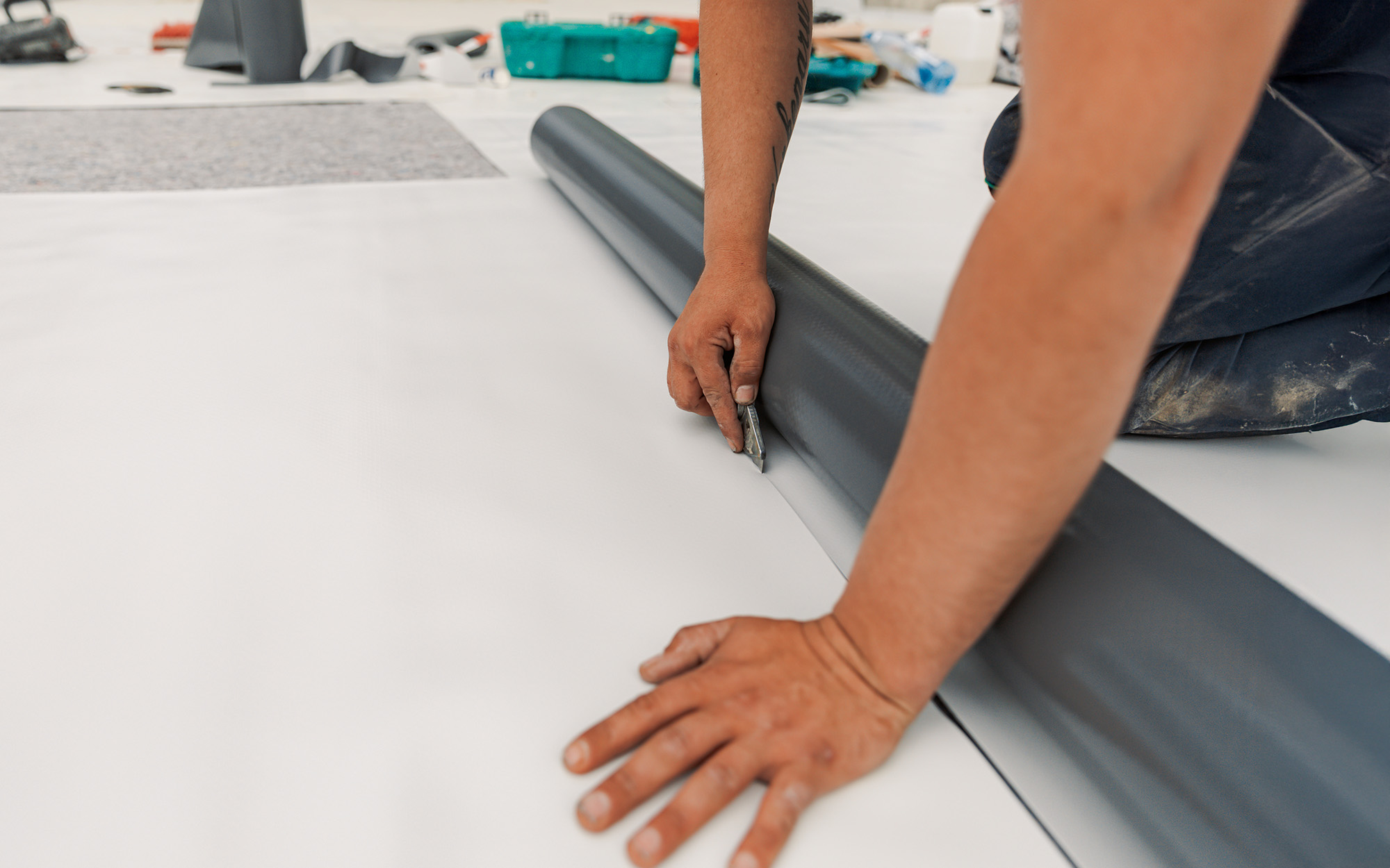 Worker specialized in mounting PVC membranes Worker Specialized In Mounting Pvc Membranes
